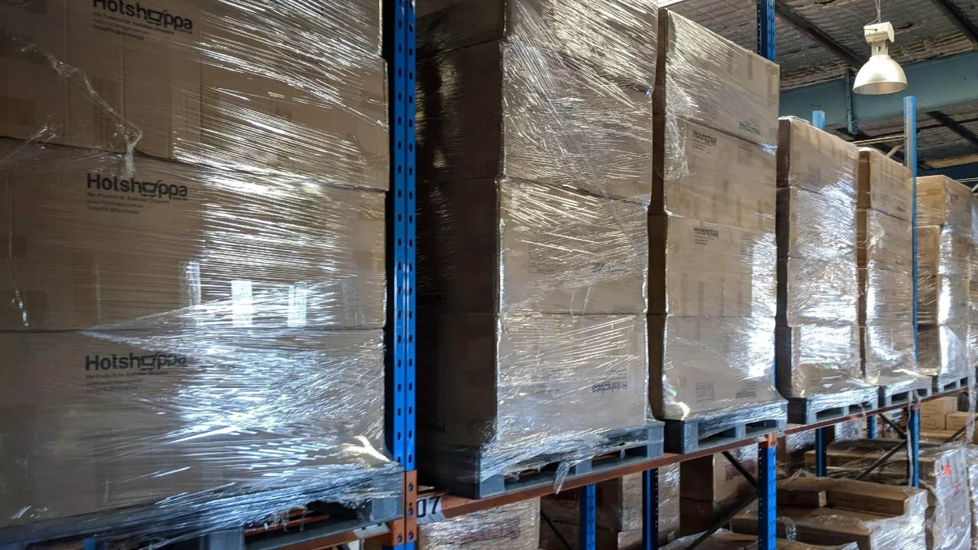Retail & e-Commerce — plastic pallets and material handling